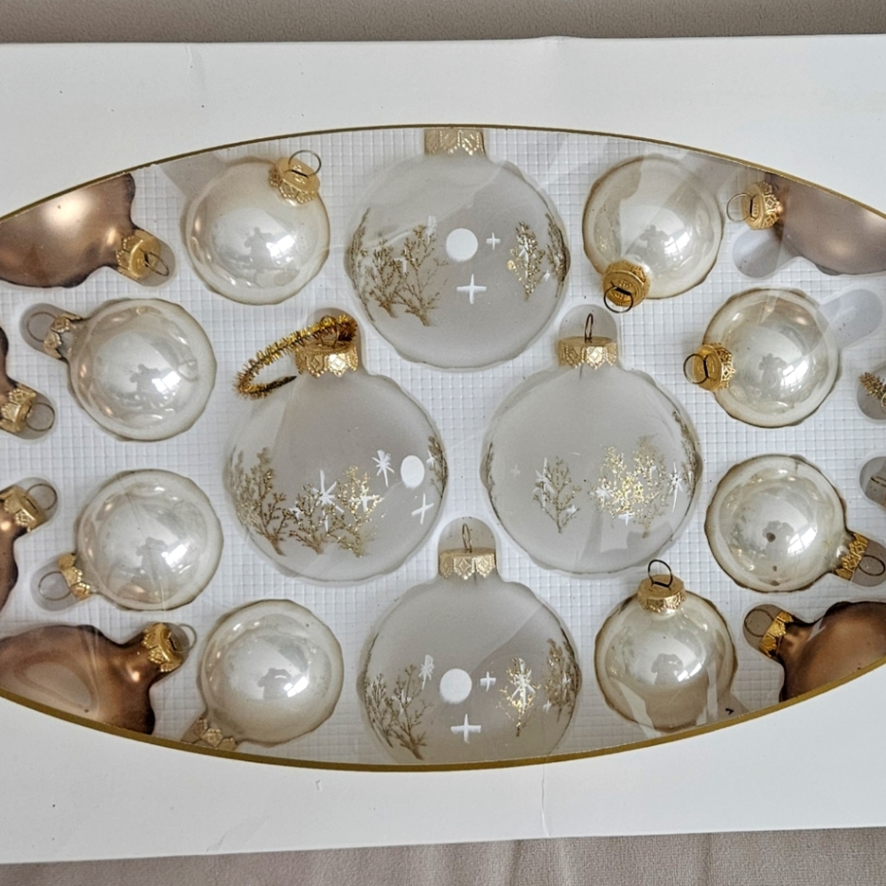 Vintage Sparkling Creations 20 Christmas Ornaments.  Original Box